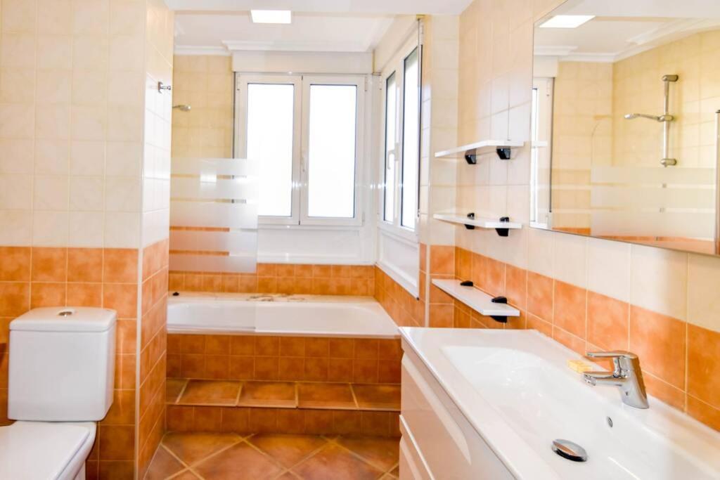 Comodo Apartamento En Puertochico, Cerca De Todo. Сантандер Экстерьер фото